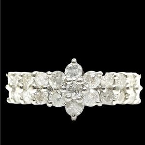 Platinum 900 With 1Carat Natural Diamond